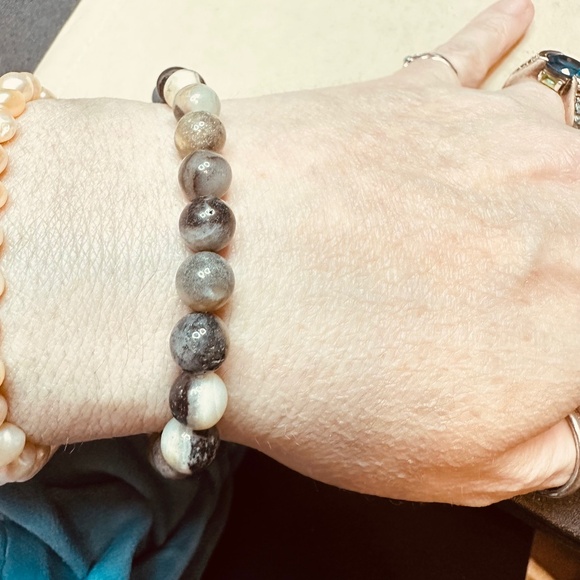 Moss Agate Crystal Beaded Stretchy Bracelet - Picture 6 of 10